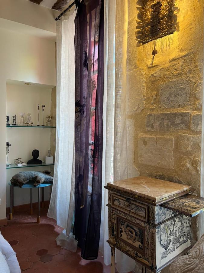 Le Regardeur Bed and Breakfast Saint-Rémy-de-Provence Εξωτερικό φωτογραφία