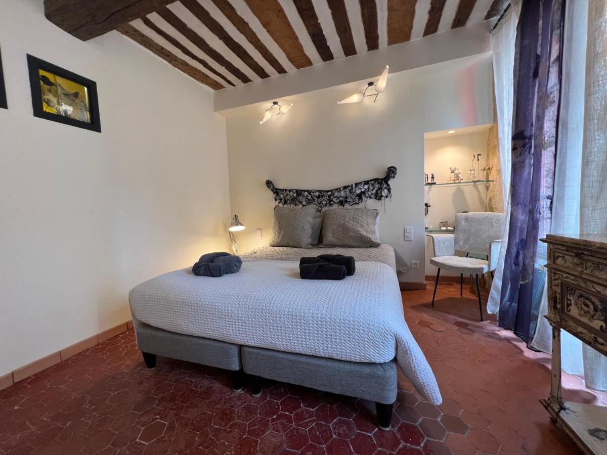 Le Regardeur Bed and Breakfast Saint-Rémy-de-Provence Εξωτερικό φωτογραφία